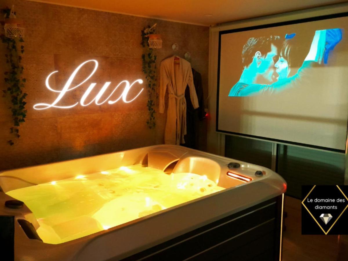 Lux, Chambre Spa Privatif Valenciennes Aulnoy-lez-Valenciennes エクステリア 写真