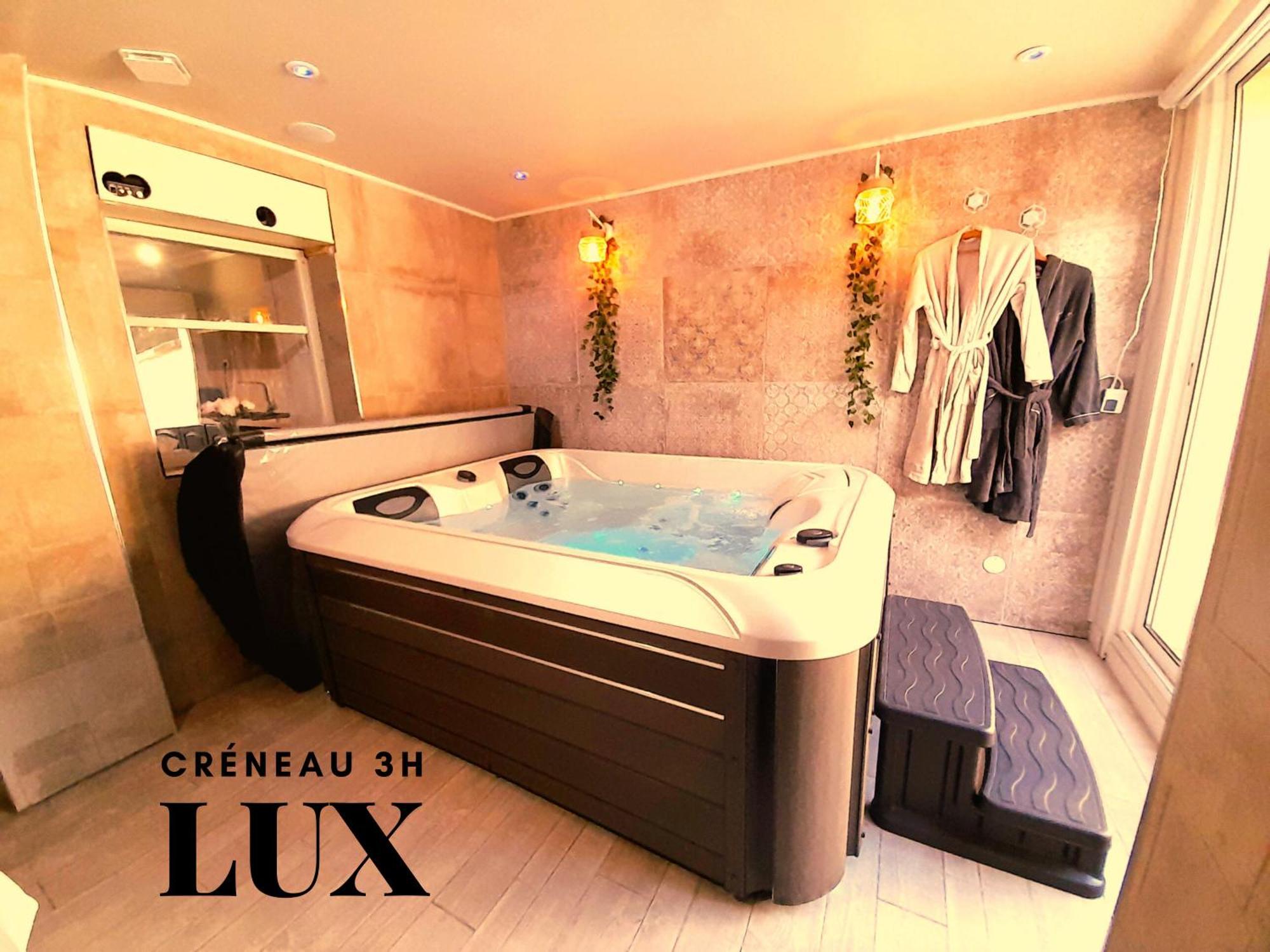 Lux, Chambre Spa Privatif Valenciennes Aulnoy-lez-Valenciennes エクステリア 写真